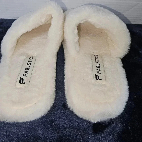Fabletics Snug Lounge Slippers Sz 9 - Picture 5 of 10
